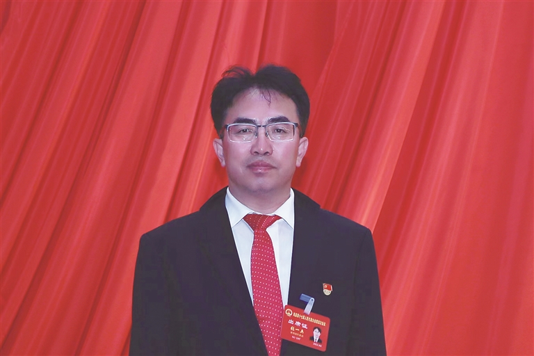 继续实施义务教育改薄提升工程,改造提升岚县实验中学等5