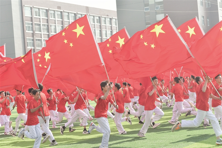 2023年,吕梁教育捷报频传,硕果累累,全省理科状元首次花落吕梁,各高中