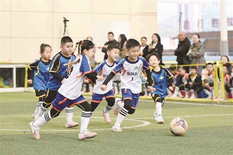 吕梁市八一街幼儿园举行足球课程实践研讨沙龙